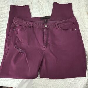 NWOT Tinsel size 32 distressed denim jeans